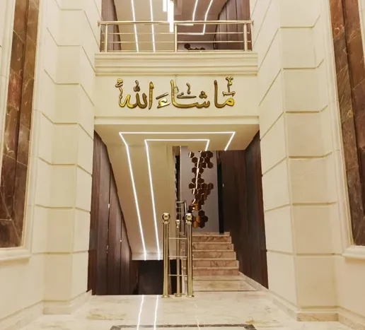 A distinctive ground floor apartment for sale, with luxurious finishes, 205 square meters, and outdoor terraces, in the most beautiful locations in Shafa Badran El Kom.